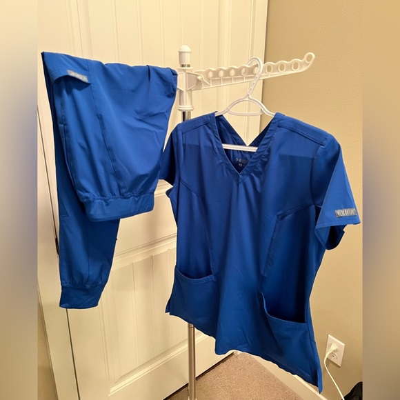 Med Couture Other - Med Couture Peaches Scrubs Set